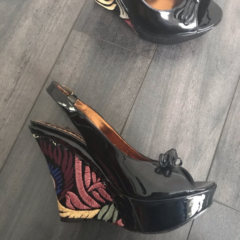 Isabella Fiore 5.5 Loren Italian-made hand-embroidery limited production wedges